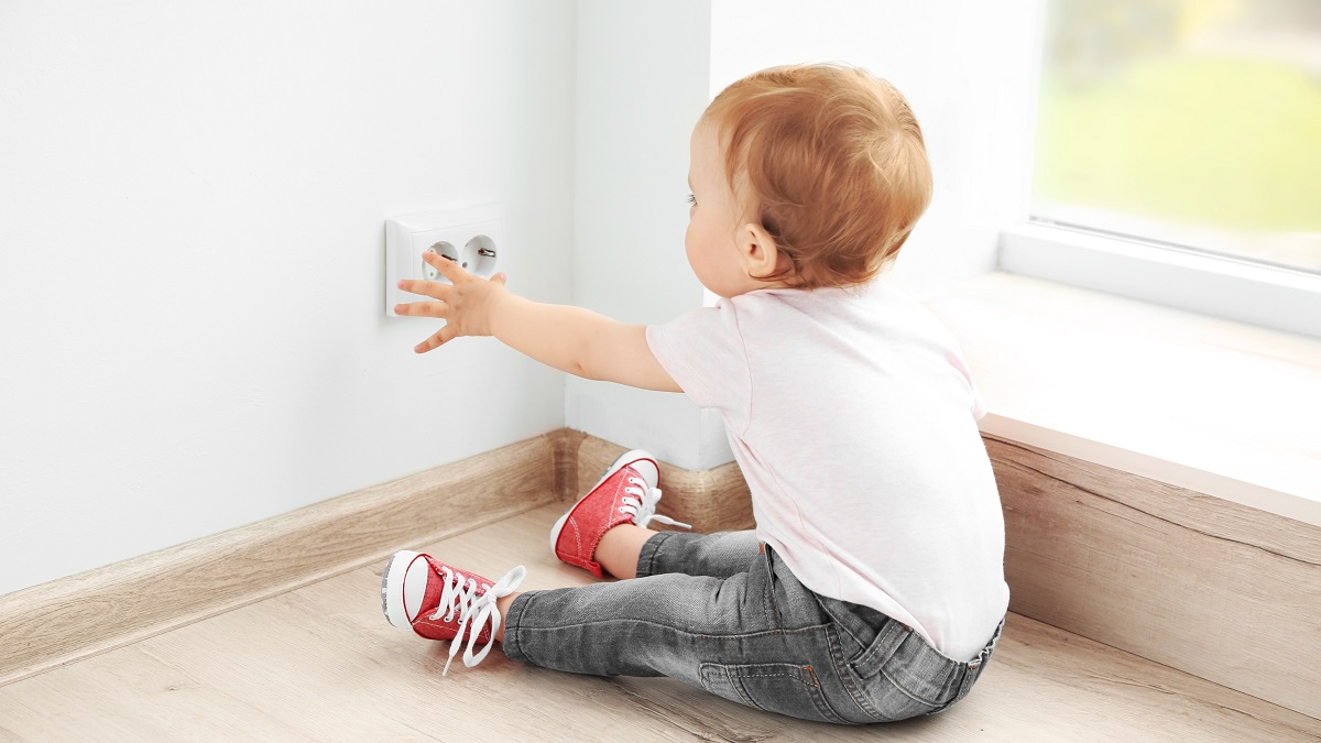 Prises électriques – danger pour le bébé - LetsFamily