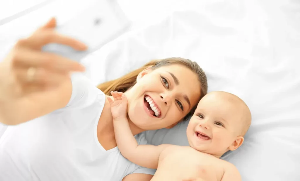 Kinderfotos im Netz © Africa Studio - AdobeStock.com