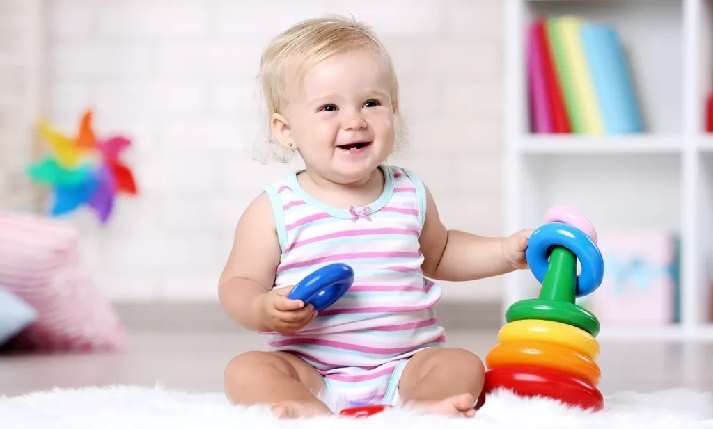 Babys Spielsachen - was spielen wir heute? © 5second /AdobeStock.com