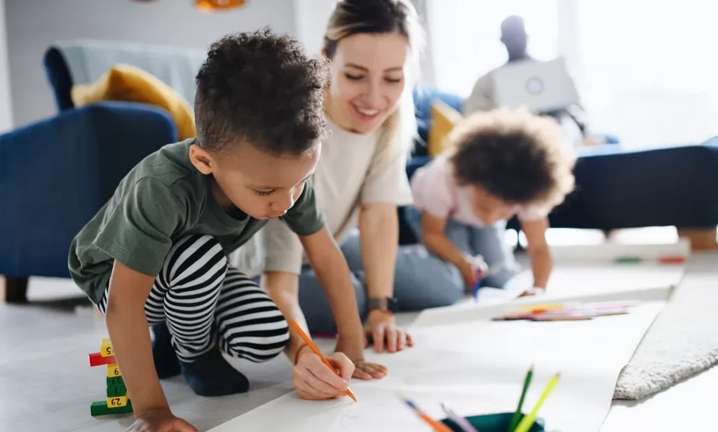 Chance oder Last? Wenn Kinder mehrsprachig aufwachsen © Halfpoint / AdobeStock.com