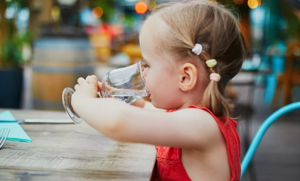 Restaurantbesuch mit Kleinkindern: 10 Tipps © Ekaterina Pokrovsky / AdobeStock.com