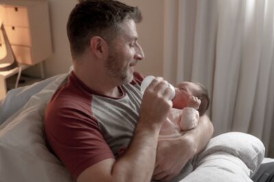 Erholsame Baby Nächte durch gegenseitige Unterstützung © TheVisualsYouNeed - AdobeStock.com