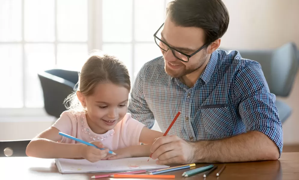 Kinder zum Lernen motivieren © fizkes - AdobeStock.com