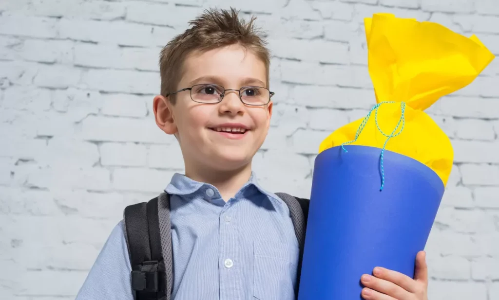 Schultüte für Kinder @ Racle Fotodesign - AdobeStock.com