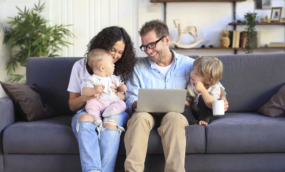 Versicherungen für die Familie © Zarya Maxim - AdobeStock.com