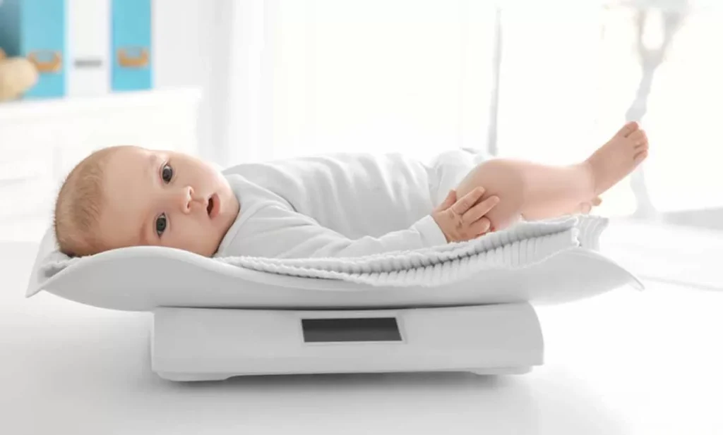 Gewicht des Babys © Africa Studio / AdobeStock.com