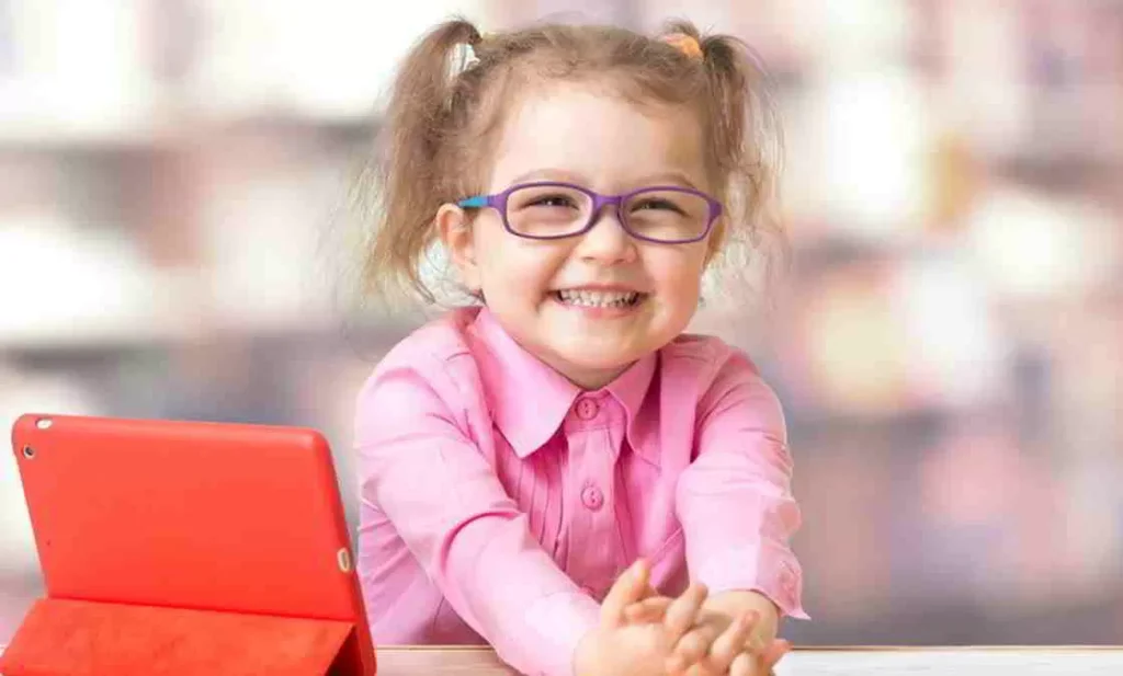 Medienerziehung für Kinder © Andrey Kuzmin - AdobeStock.com