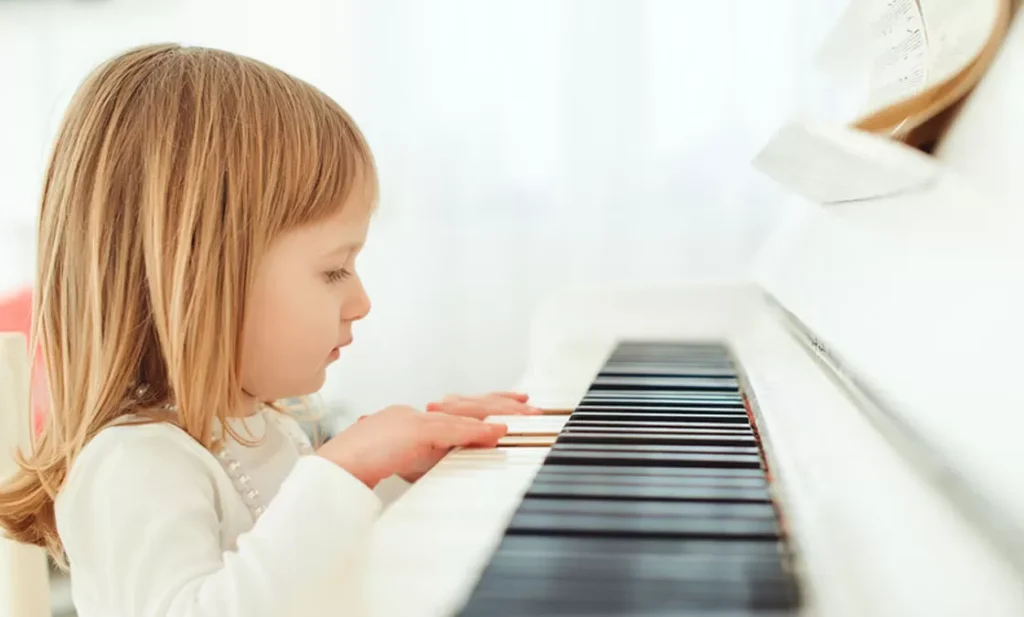 Musizieren mit Kindern © volurol - AdobeStock.com